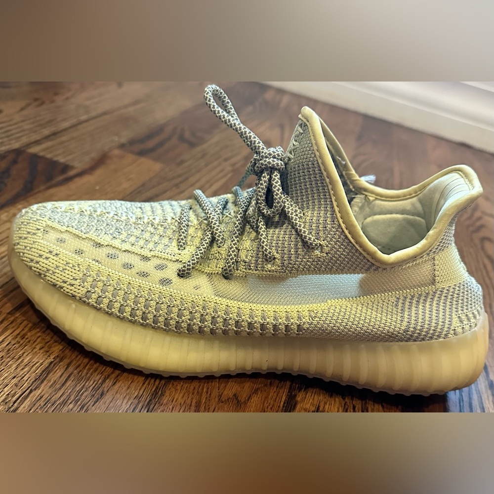 Authentic Adidas Yeezy Boost 350 V2 Antlia Reflective 100% clean - Picture 6 of 7